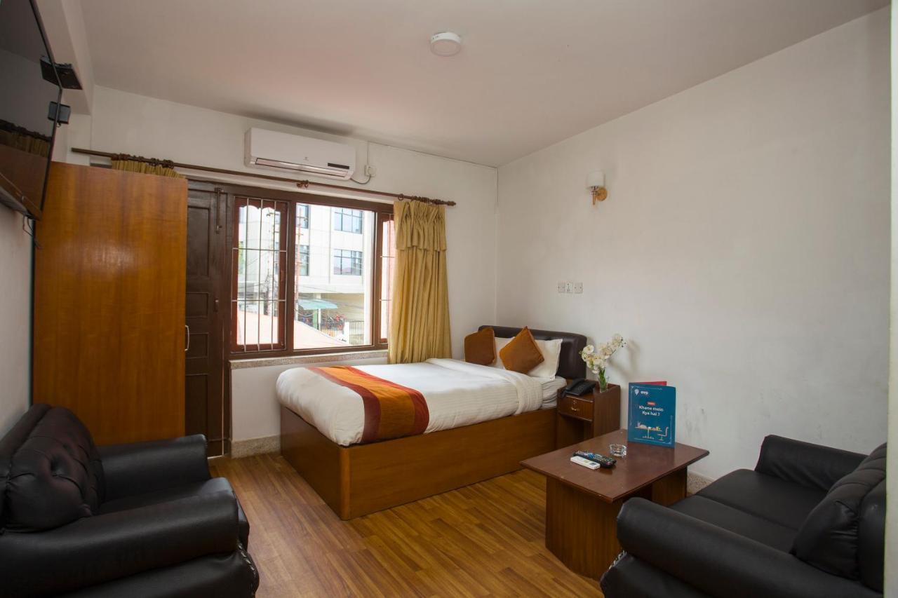 Oyo 104 Hotel Baltic Inn Kathmandu Exteriör bild