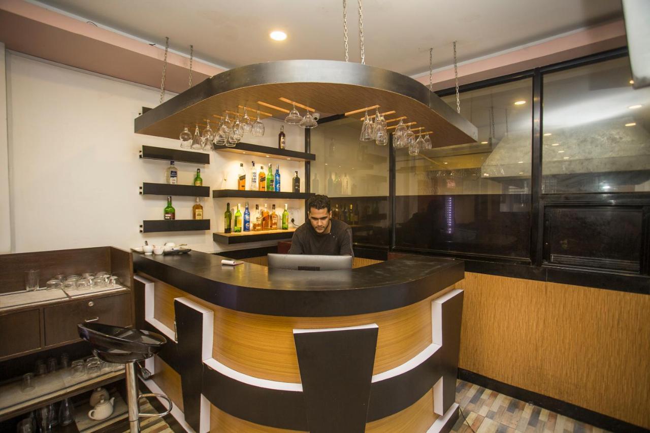 Oyo 104 Hotel Baltic Inn Kathmandu Exteriör bild